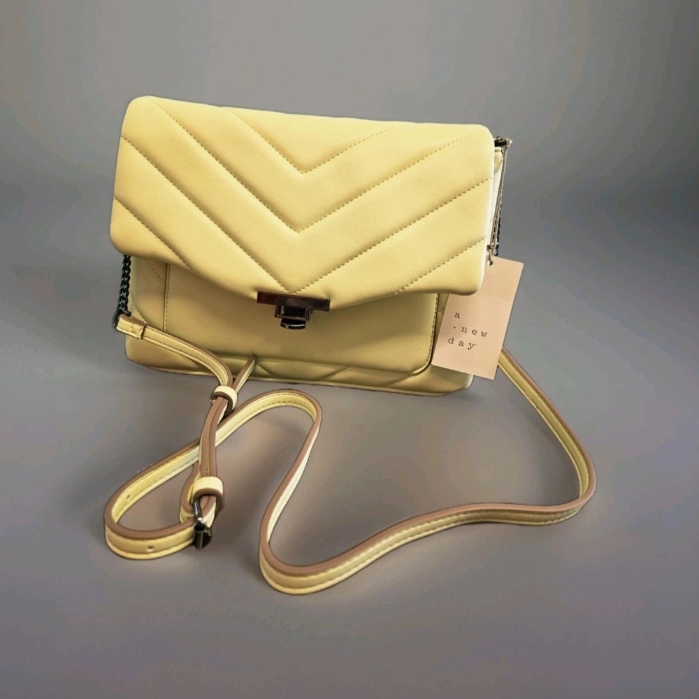 "A New Day" Quilted Crossbody NWT